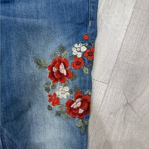 Super cute express jeans with flowers on them size 4
